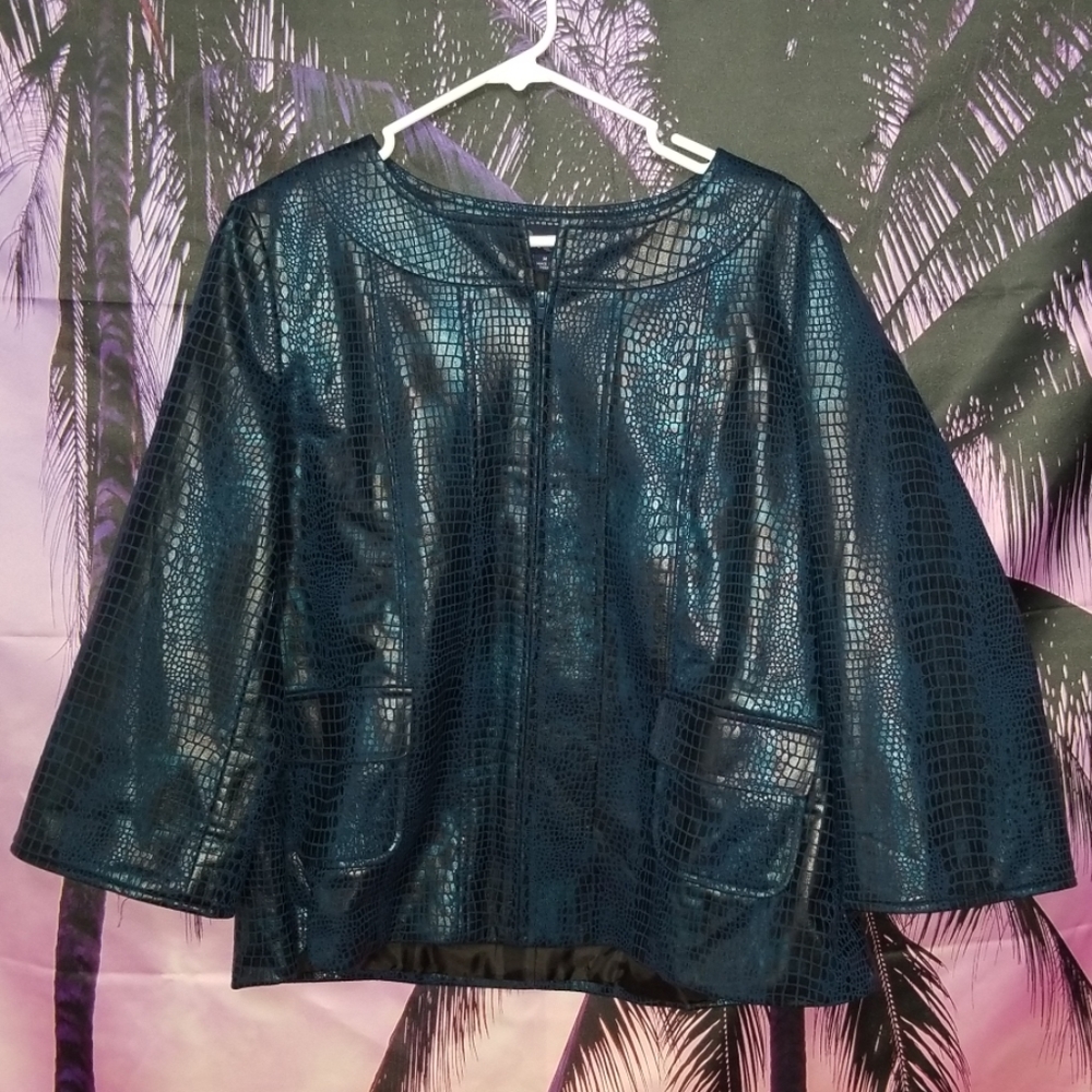 GORGEOUS Like New snake print Susan Graver jacket